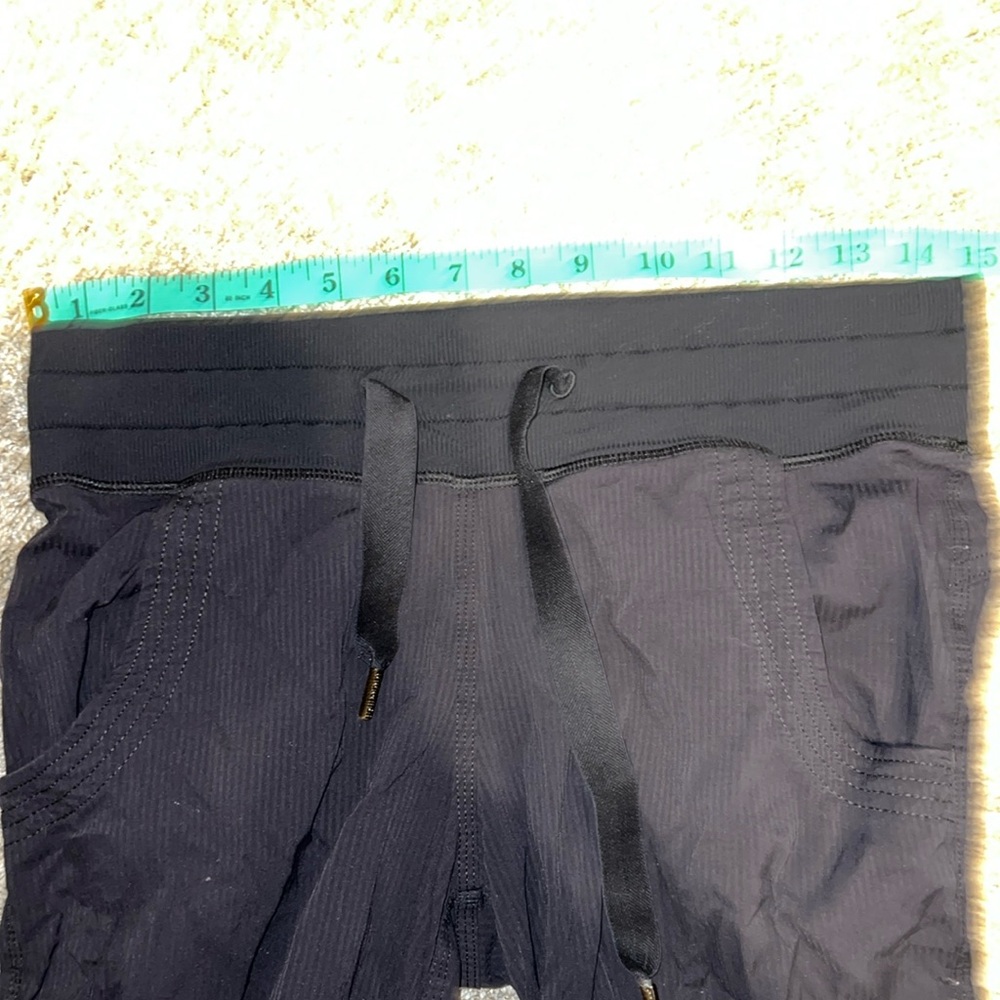 Lululemon Yoga Camp Pant Black Size 4? RARE - Picture 12 of 12